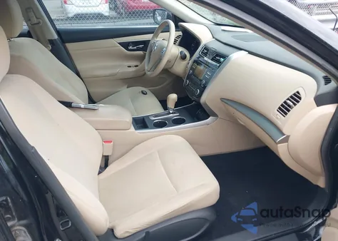 2015 Nissan Altima 2.5 S из США, поврежденный, VIN 1N4AL3AP9FC268812